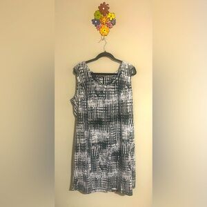Jessica London, 22W, sleeveless black and white dress